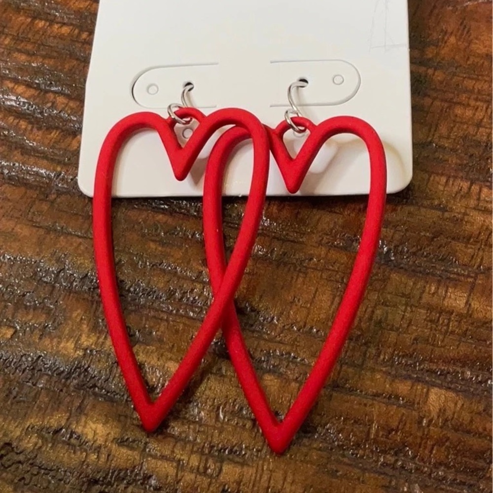 Adorable Lightweight Valentine’s Day Heart Earrings